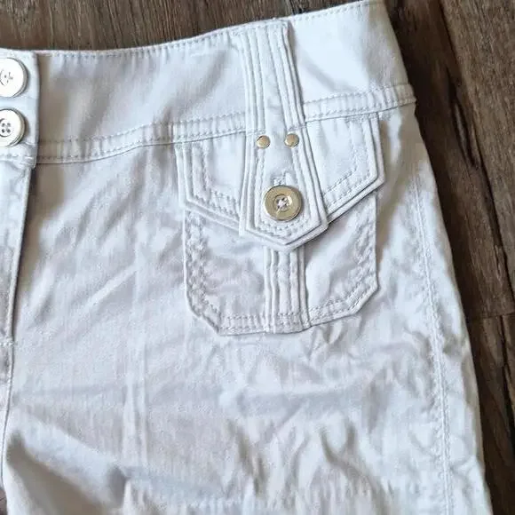 White House Black Market Light Gray Short Size 00 - Picture 3 of 6